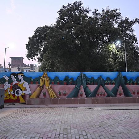 Hotel Sainik Grand Varanasi Exterior foto